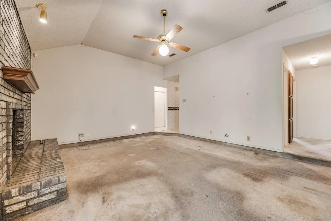 Photo of 6010 Maple Leaf Drive