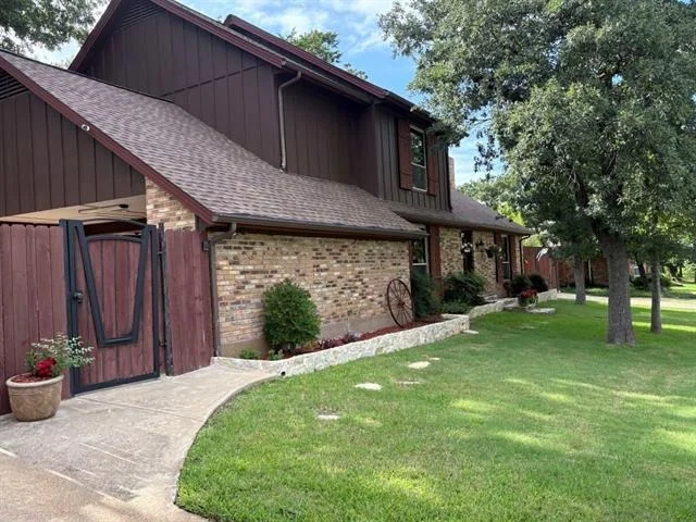 Photo of 1212 Vera Lane