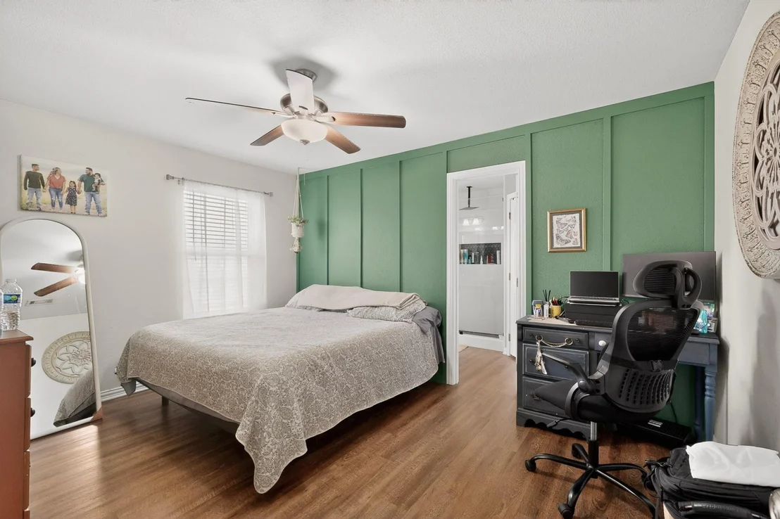 Photo of 423 Caloway Drive
