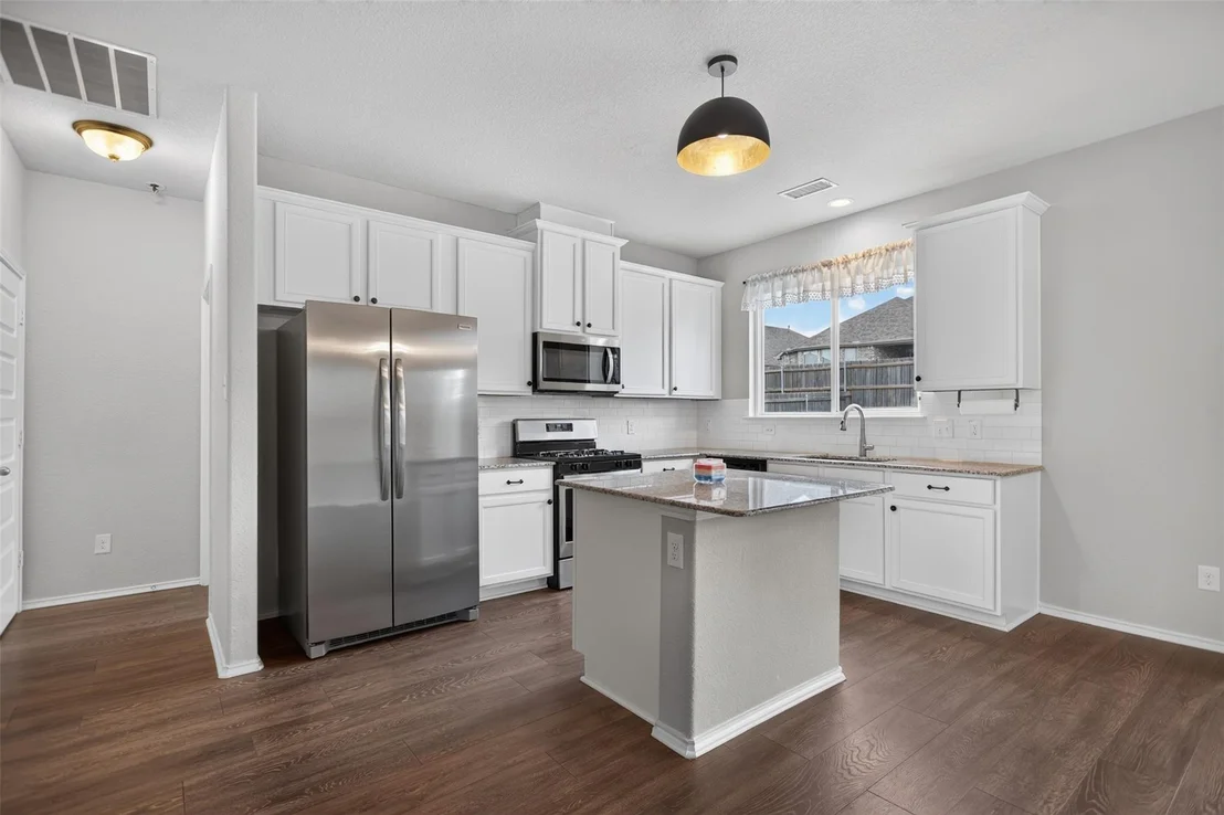 Photo of 2143 Mossbrook Drive
