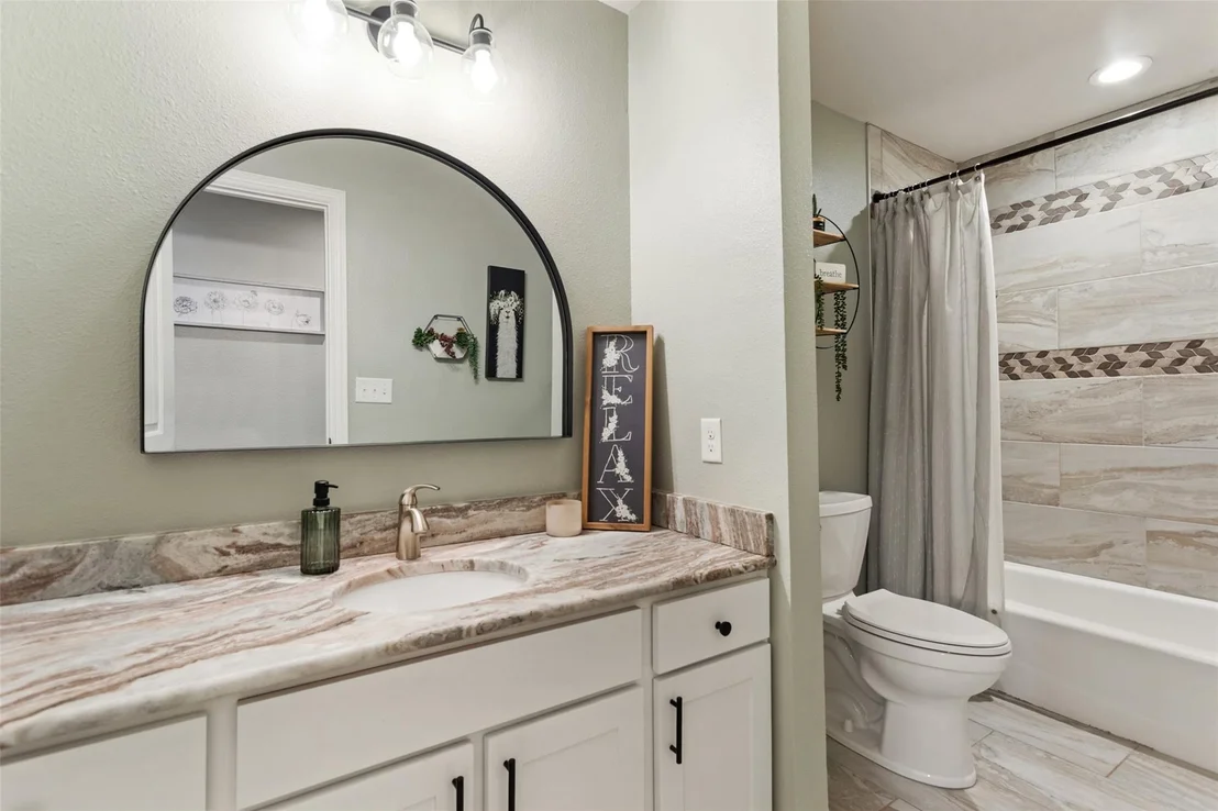 Photo of 237 E Hideaway Lane