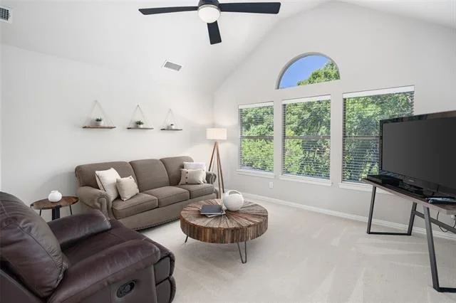 Photo of 909 Sonora Drive