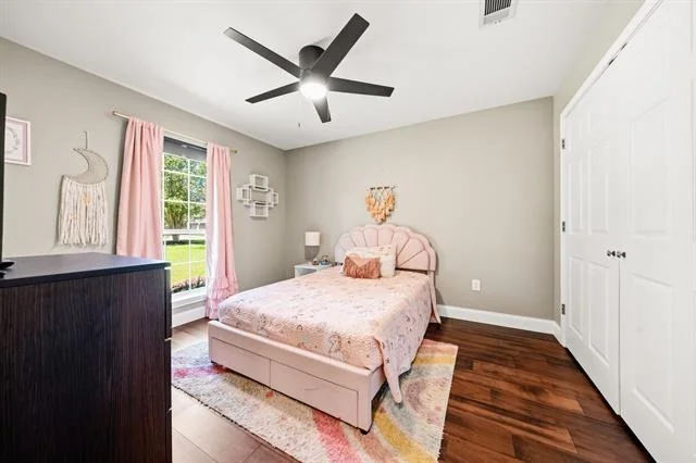 Photo of 100 Twisted Oak Lane