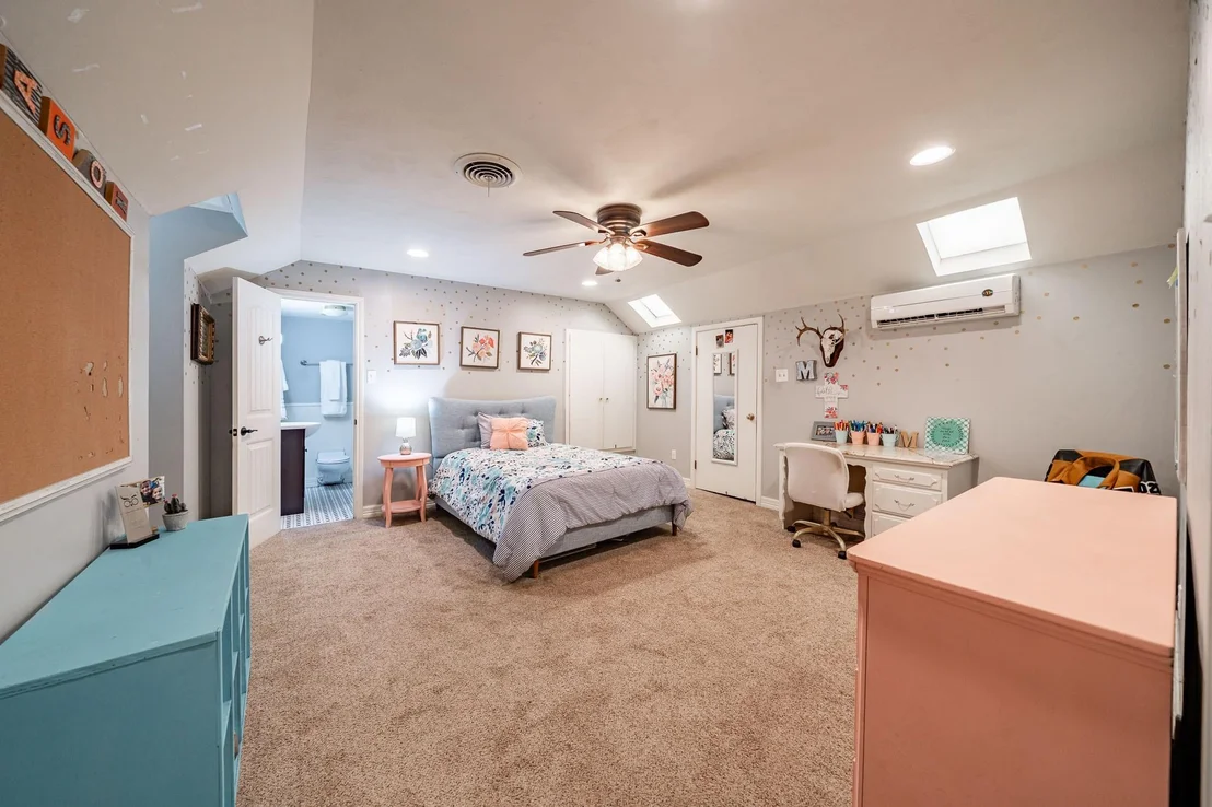Photo of 1825 Elmwood Drive