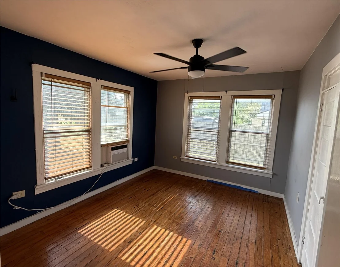 Photo of 267 N Katy Road