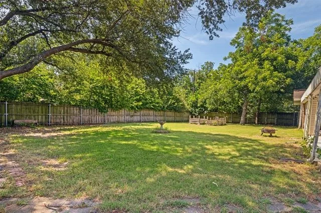 Photo of 1107 Royal Drive