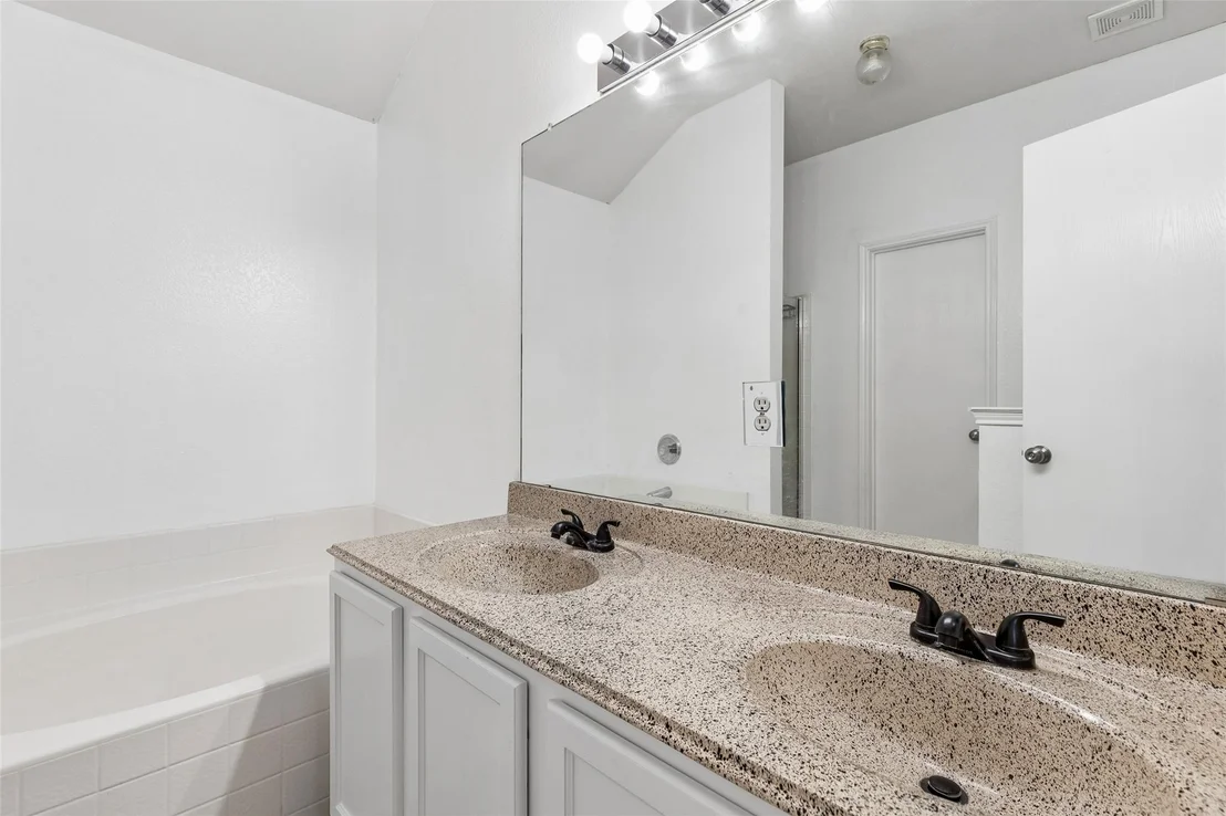 Photo of 413 Sandy Lane