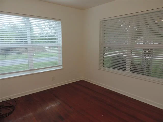 Photo of 581 Alexander Road