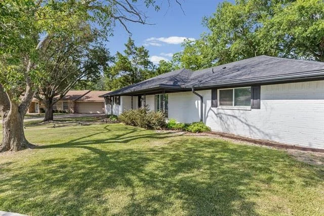 Photo of 112 Royal Lane