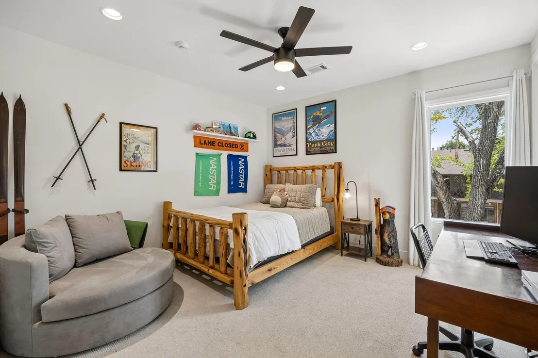 Photo of 4437 Grassmere Lane