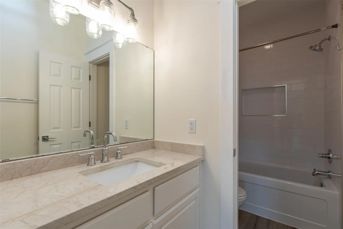 Photo of 582 Clark Road