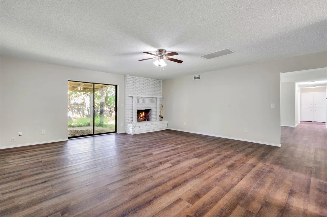 Photo of 209 Mistletoe Lane
