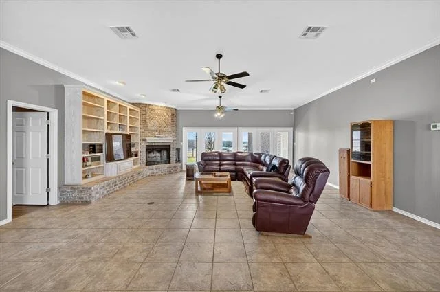 Photo of 1141 Lake Halbert Road
