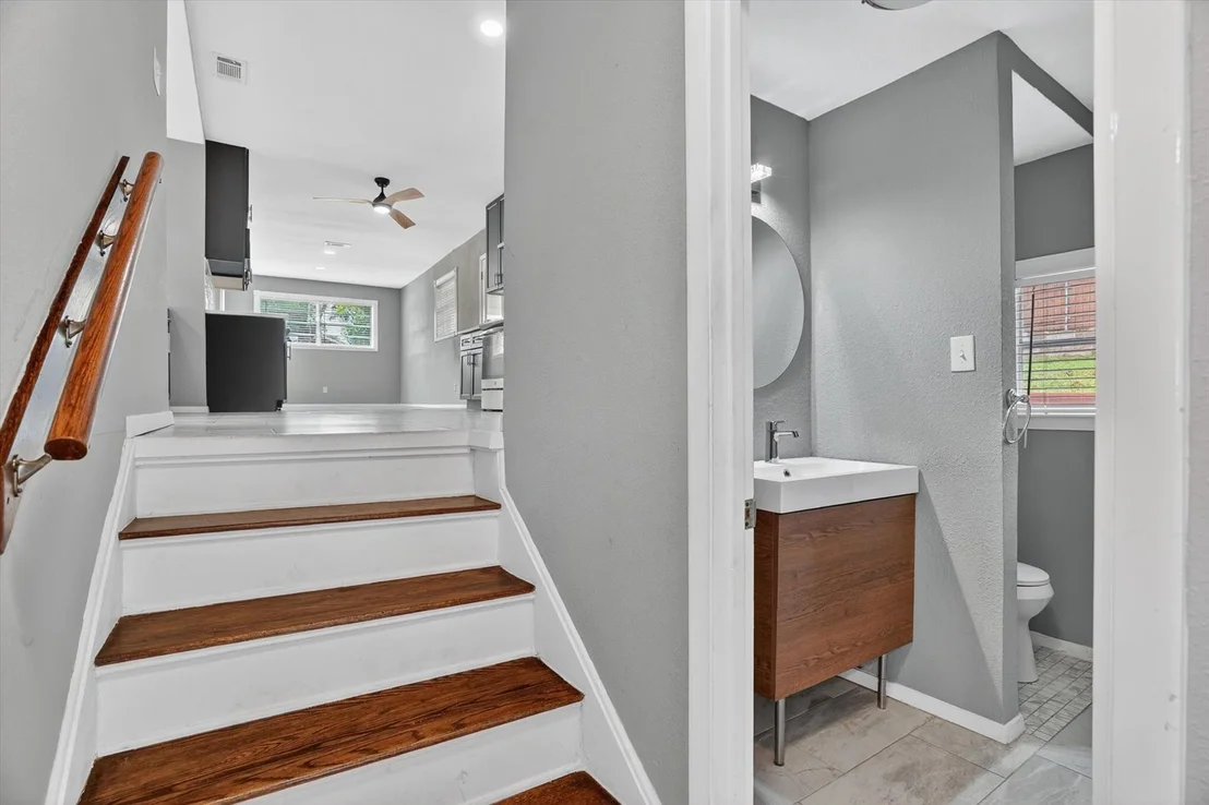 Photo of 6609 Genoa Road
