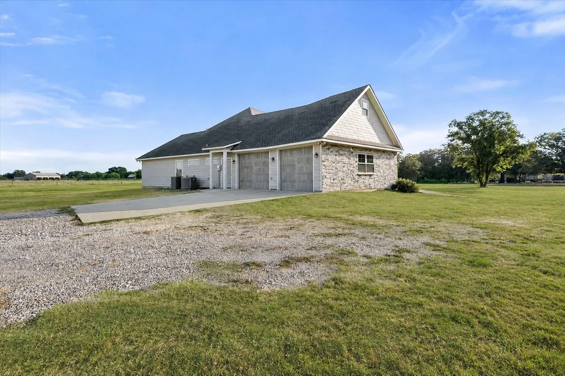 Photo of 193 Caddo Trail