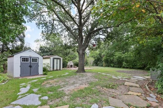 Photo of 2127 Blake Avenue