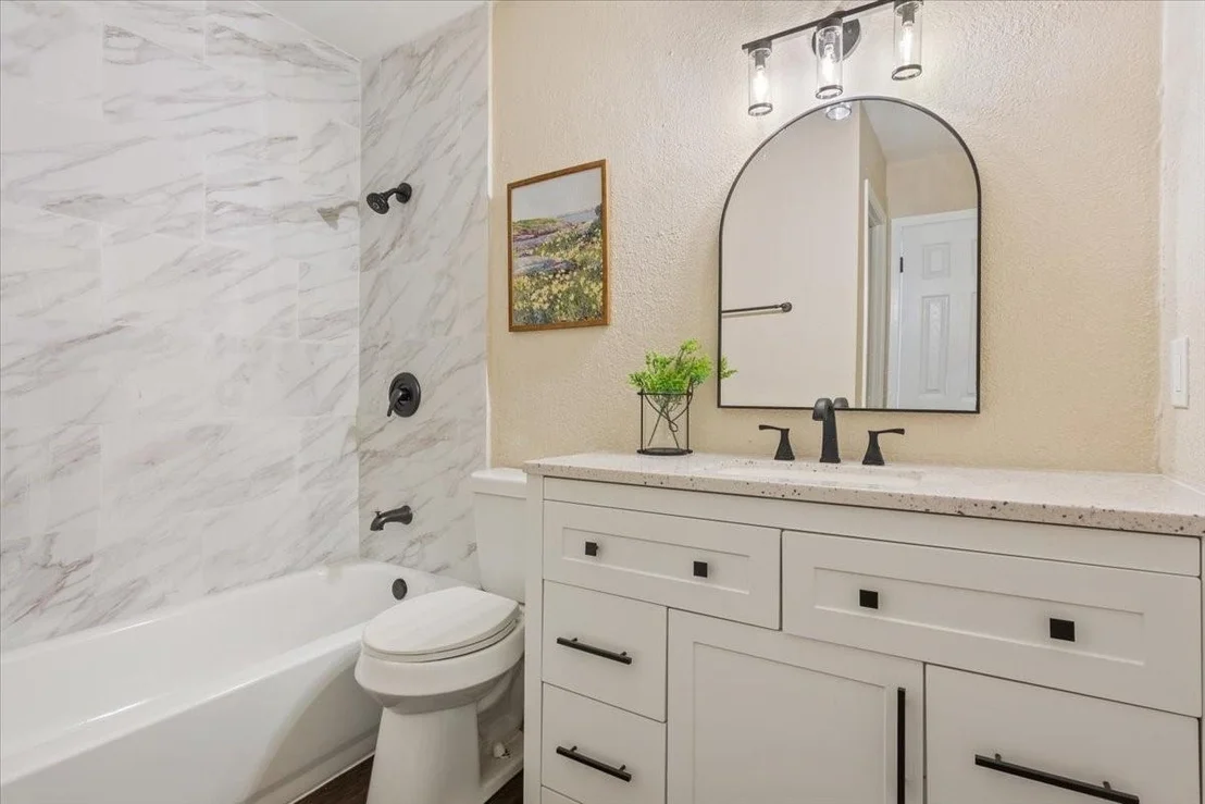 Photo of 329 Applewood Lane