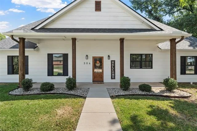 Photo of 306 Eagle Drive