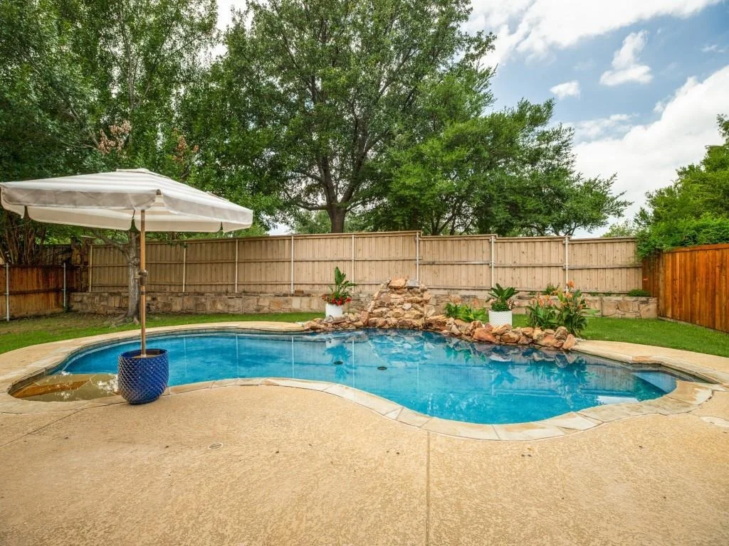 Photo of 1001 Thornapple Drive