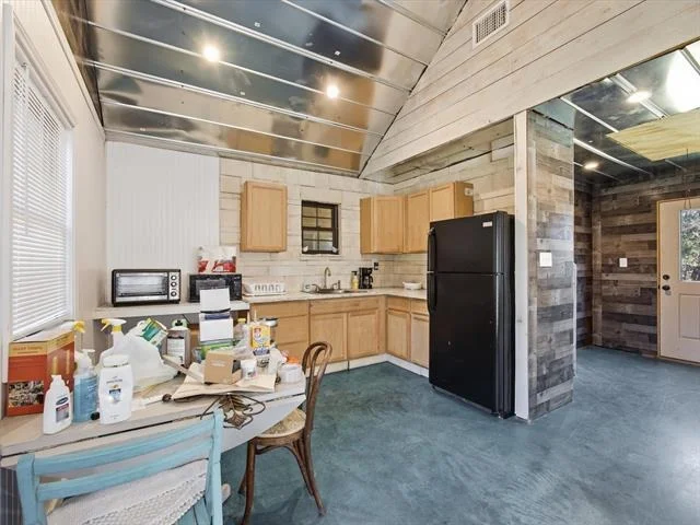 Photo of 11300 Massey Road
