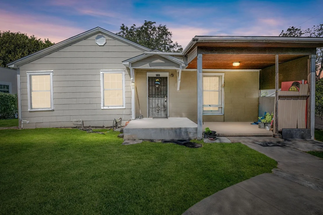 Photo of 2101 Pine Avenue