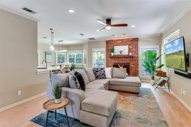 Photo of 9727 Vinewood Drive