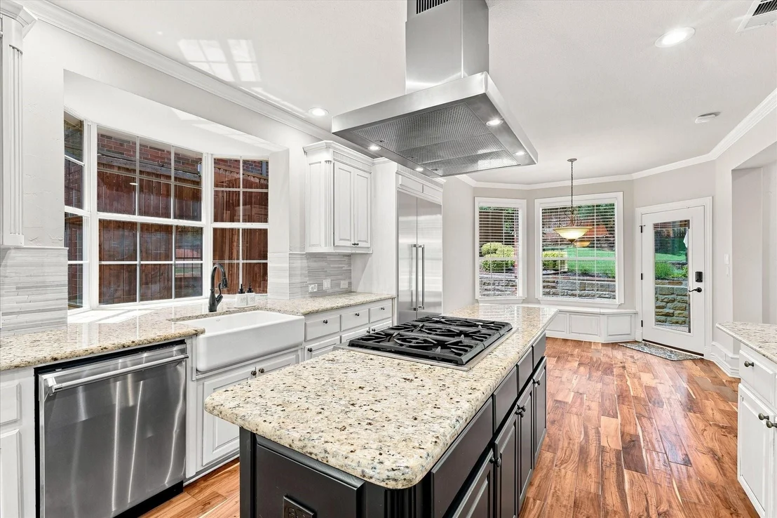 Photo of 708 Lakeway Drive