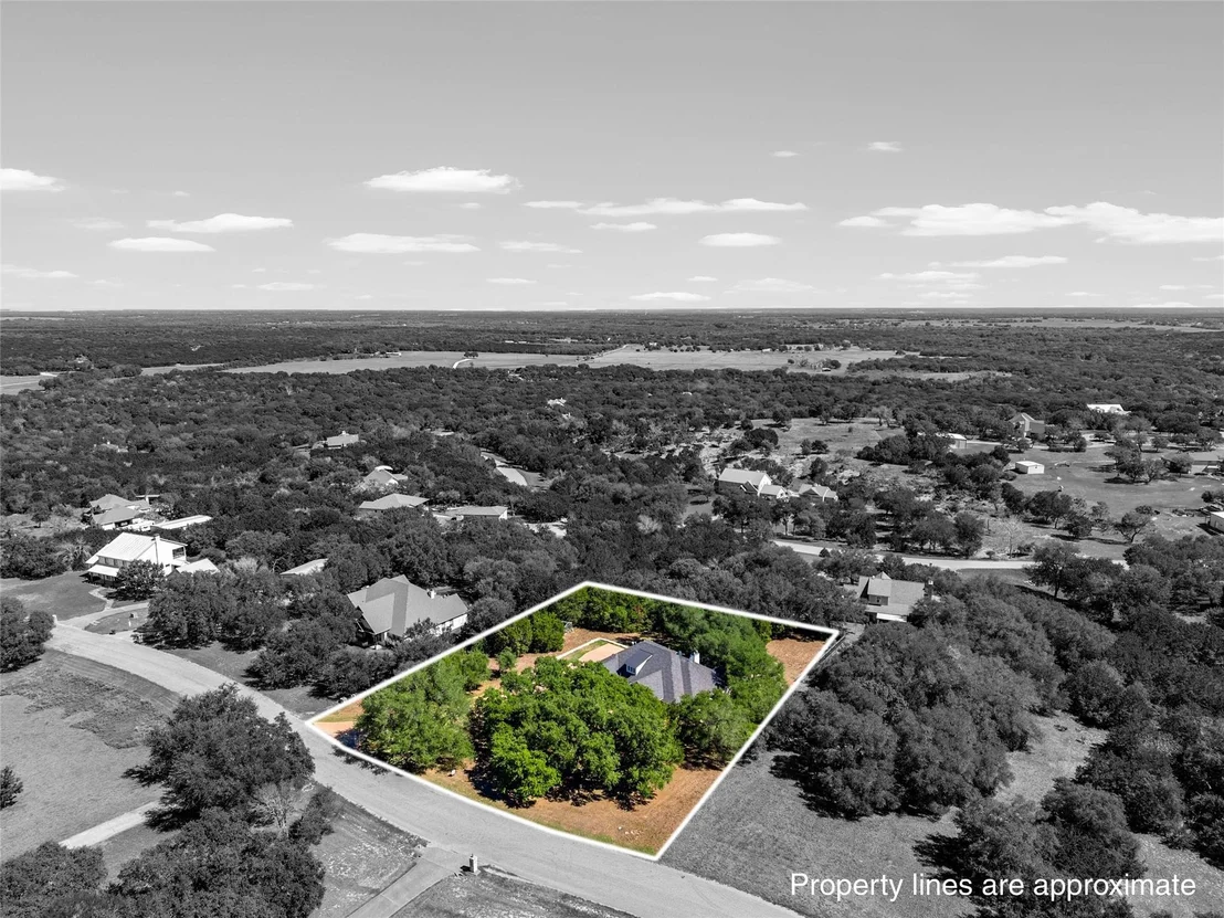 Photo of 320 Kandus Cove