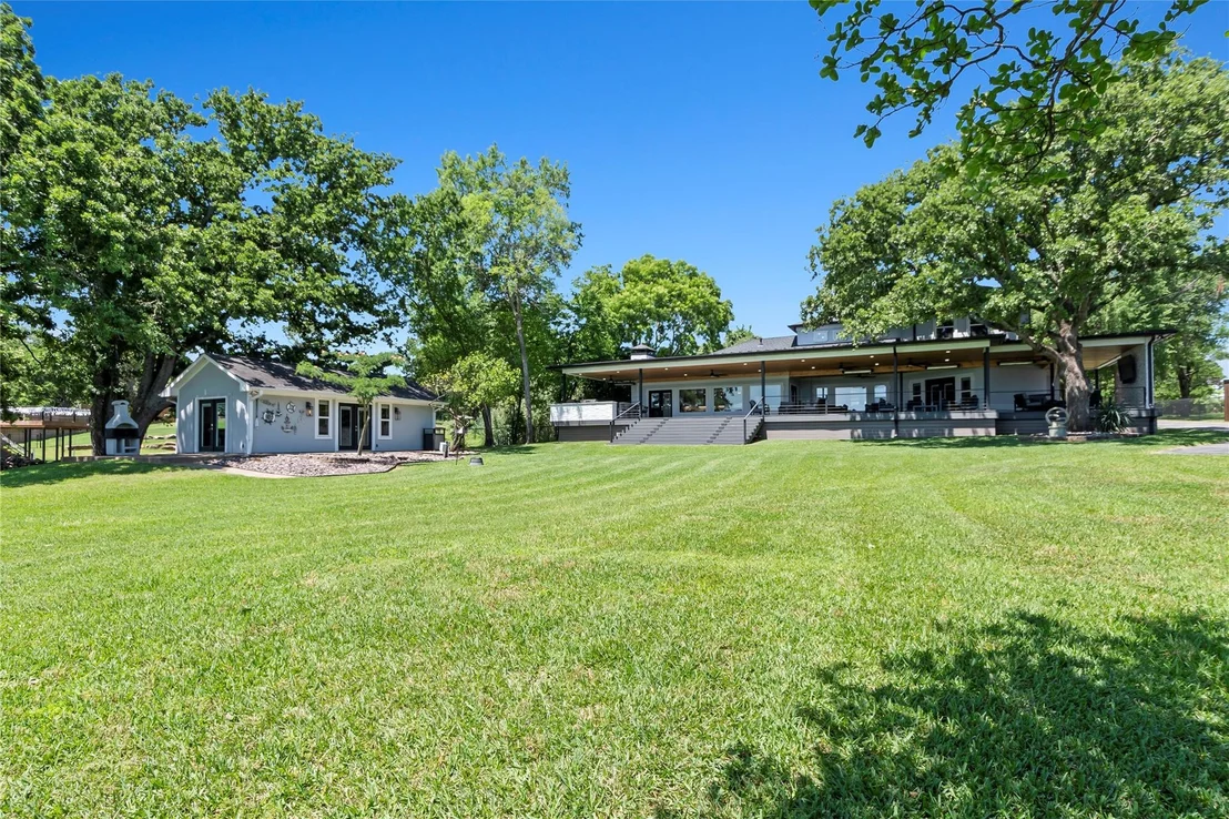 Photo of 1301 Oak Hill Drive