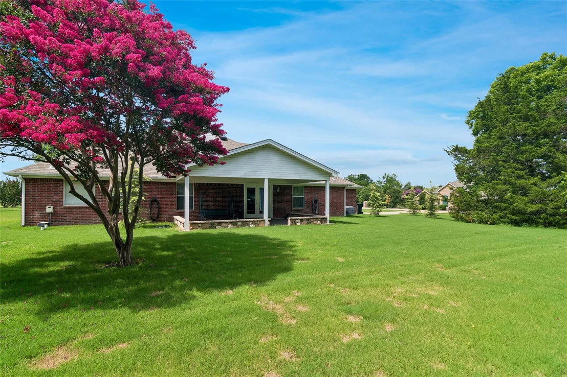 Photo of 855 Cross Timbers Drive