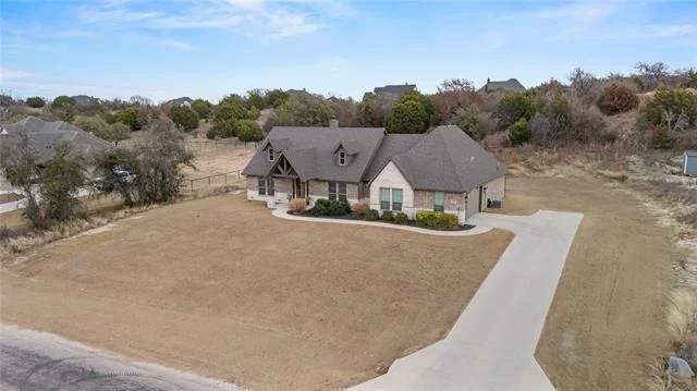 Photo of 916 Silverleaf Drive