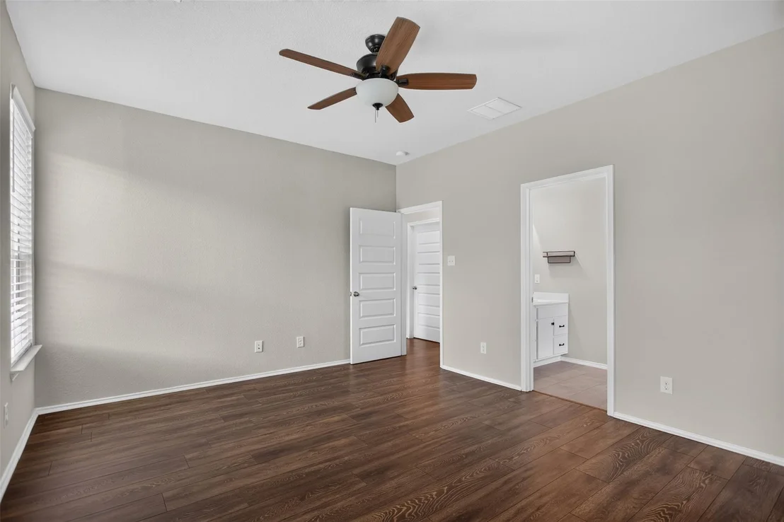Photo of 2143 Mossbrook Drive