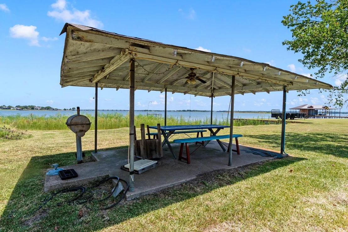 Photo of 1237 Beachview