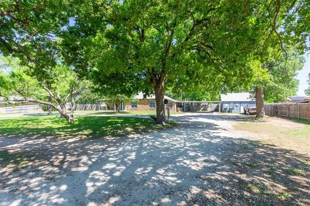 Photo of 712 Tanglewood Drive