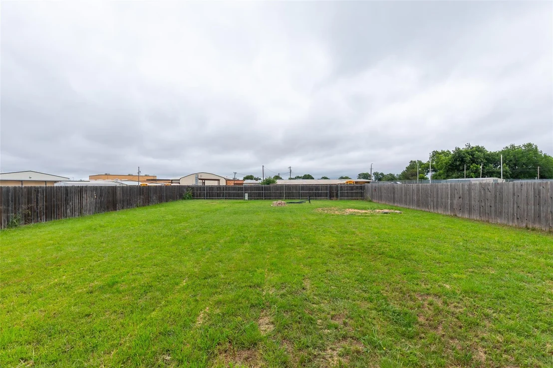 Photo of 901 Kelley Lane