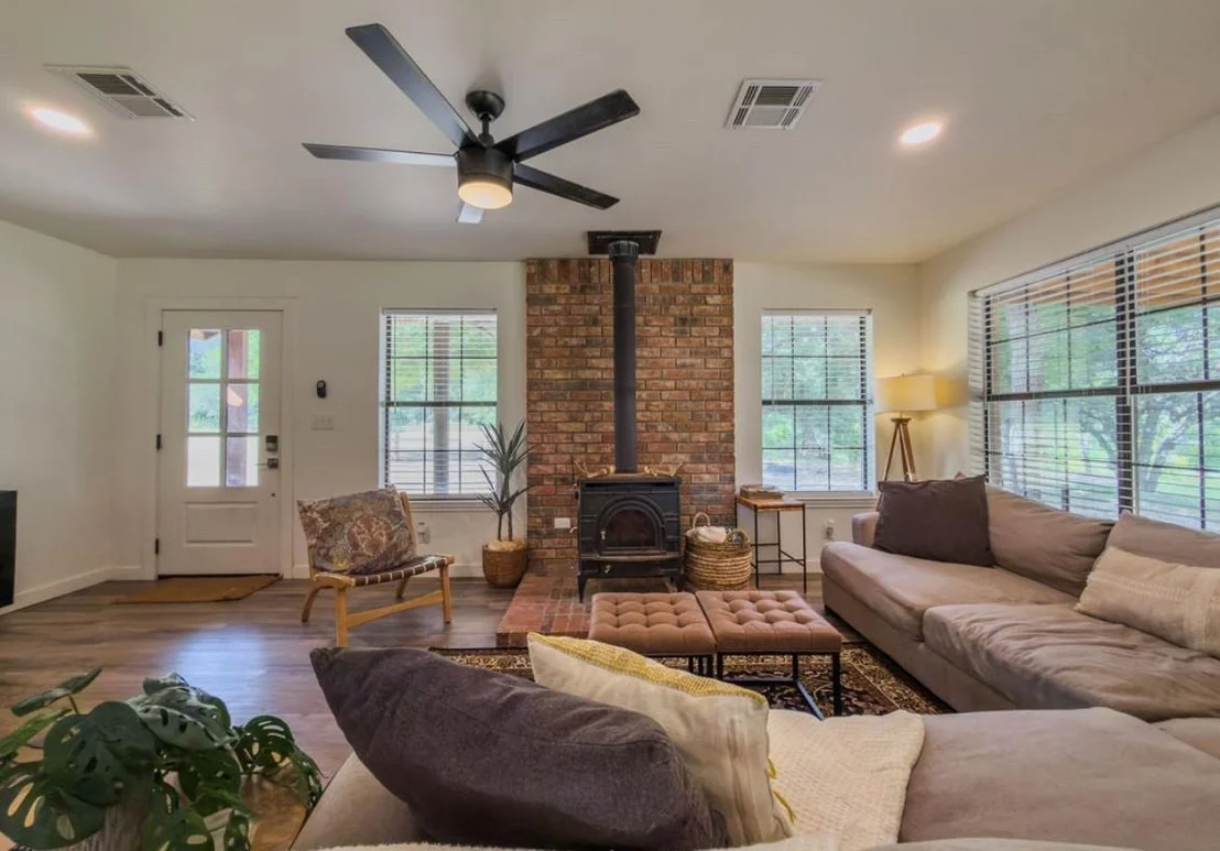 Photo of 101 Rose Way