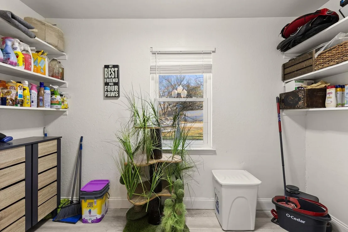 Photo of 210 S Booth Street