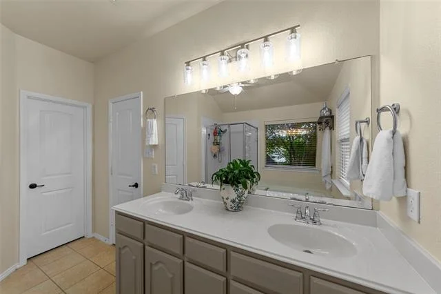 Photo of 1078 Shepard Lane