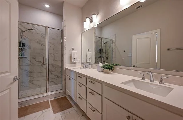 Photo of 1028 Cavour Place