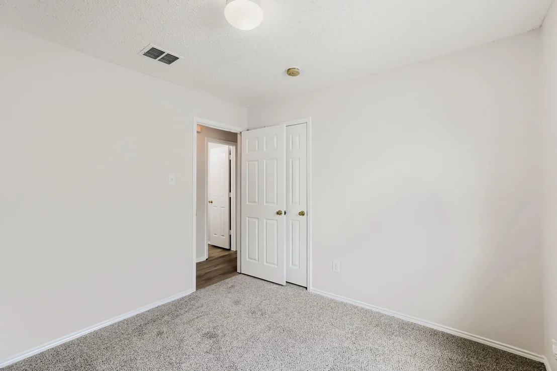 Photo of 1625 White Oak Road