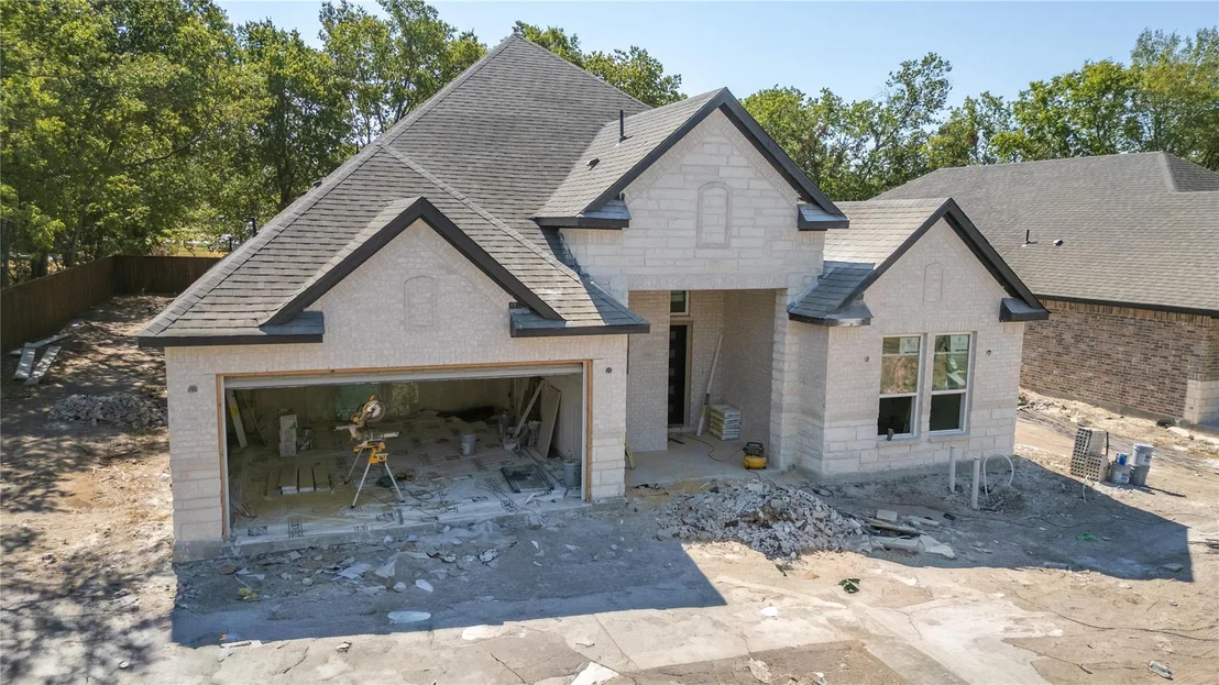 Photo of 511 Armstrong Road