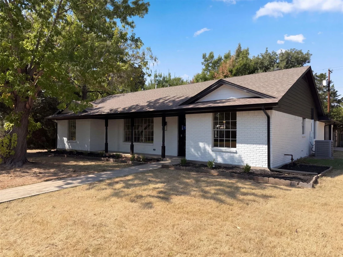 Photo of 1329 Wellington Drive