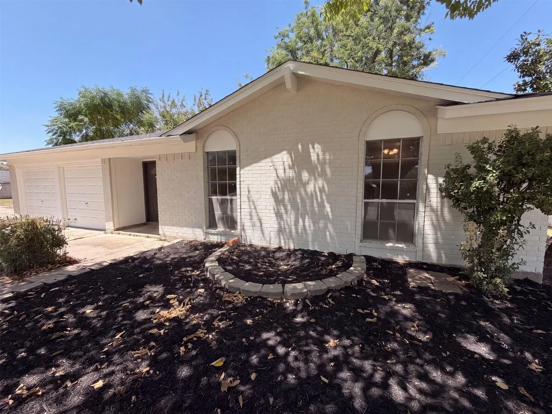 Photo of 6601 Oaklawn Drive