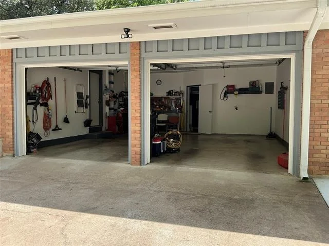 Photo of 900 N Elm Street