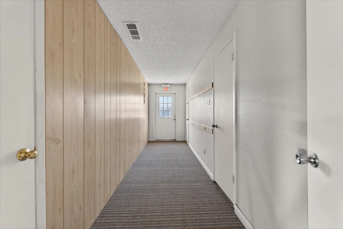 Photo of 611 W Spring Valley Road