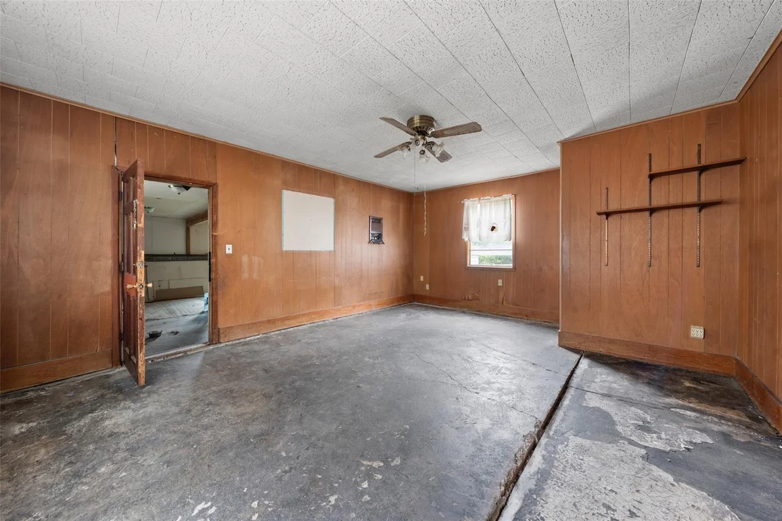 Photo of 301 N Commerce Street