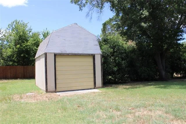 Photo of 208 PARK DR