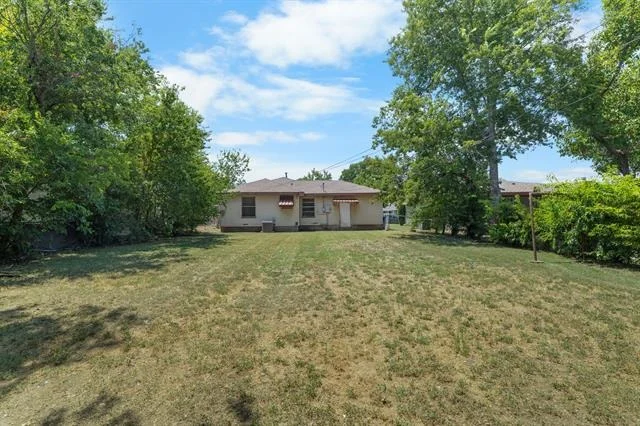 Photo of 1409 Lawrence Drive