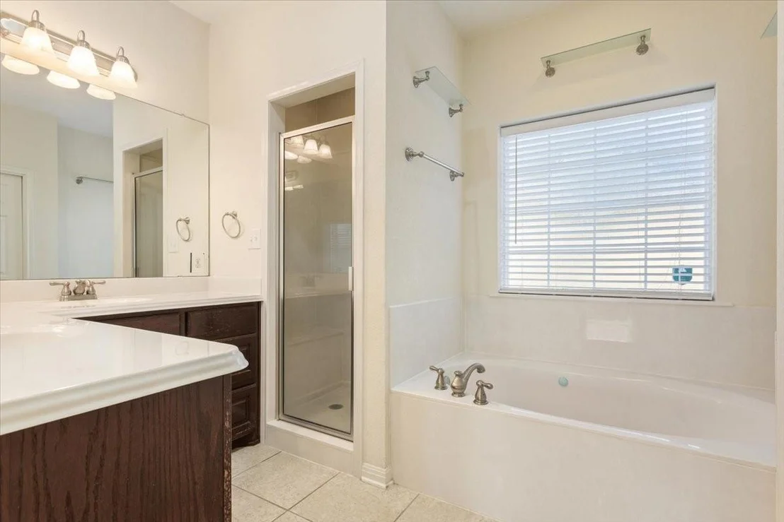 Photo of 900 Queen Elizabeth Drive