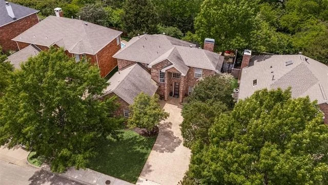 Photo of 9727 Vinewood Drive